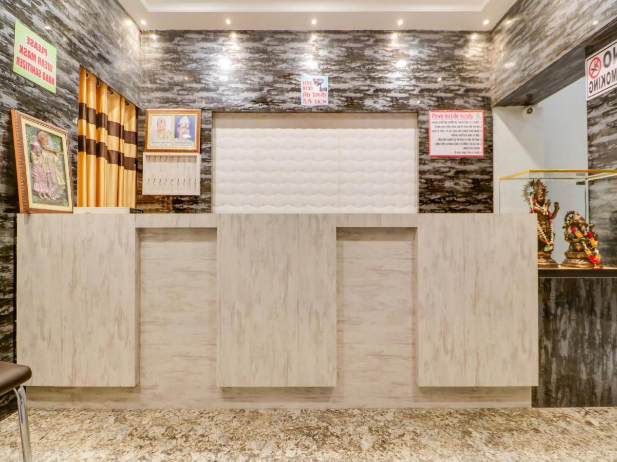 Muthiganj Spot On 69549 Hotel Shri Ram Kashi מראה חיצוני תמונה