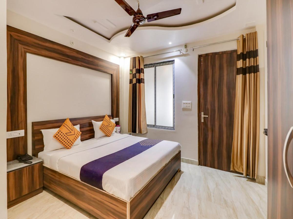Muthiganj Spot On 69549 Hotel Shri Ram Kashi מראה חיצוני תמונה
